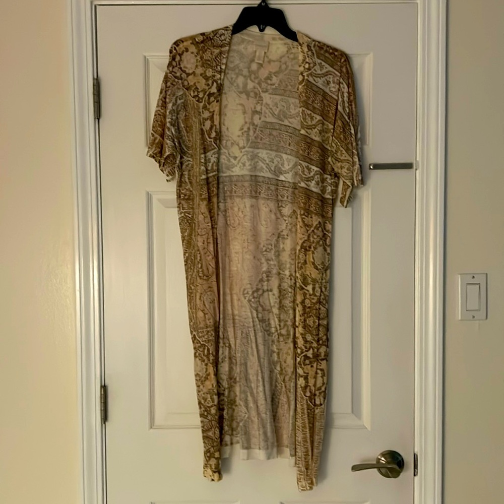 Chico’s size 0 front open tunic with neutral colors in like new condition.